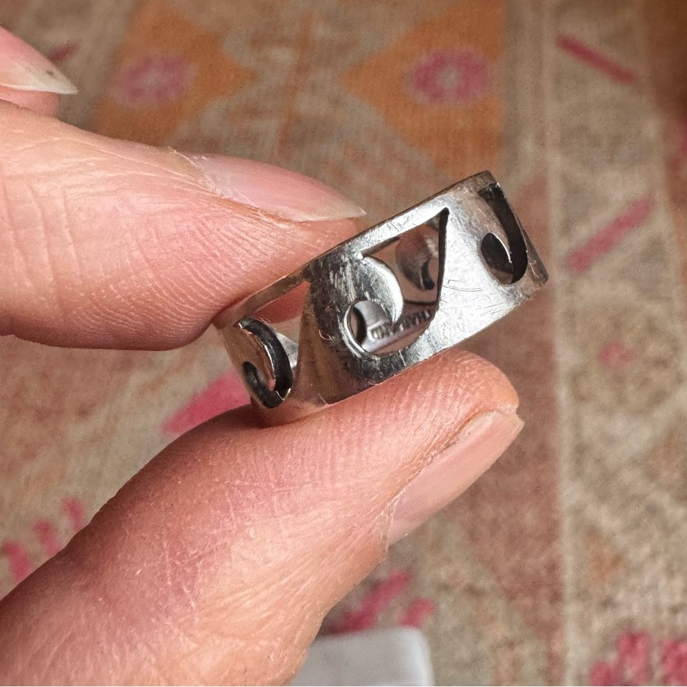 Sterling Silver 925 Laser Cut Water Wave Ring Size 8.25, Weight 4.59 g 🌊